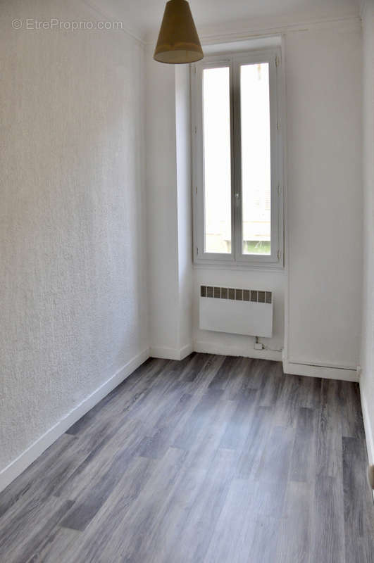 Appartement à MARSEILLE-5E