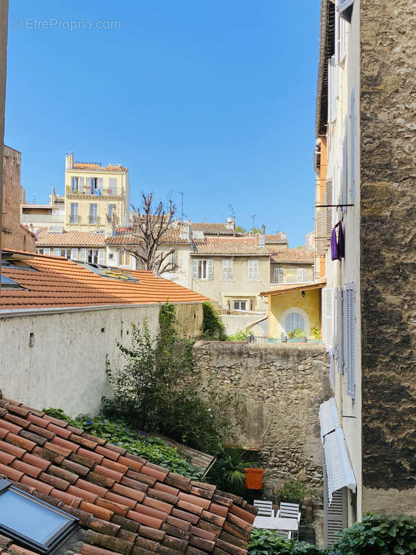 Appartement à MARSEILLE-5E