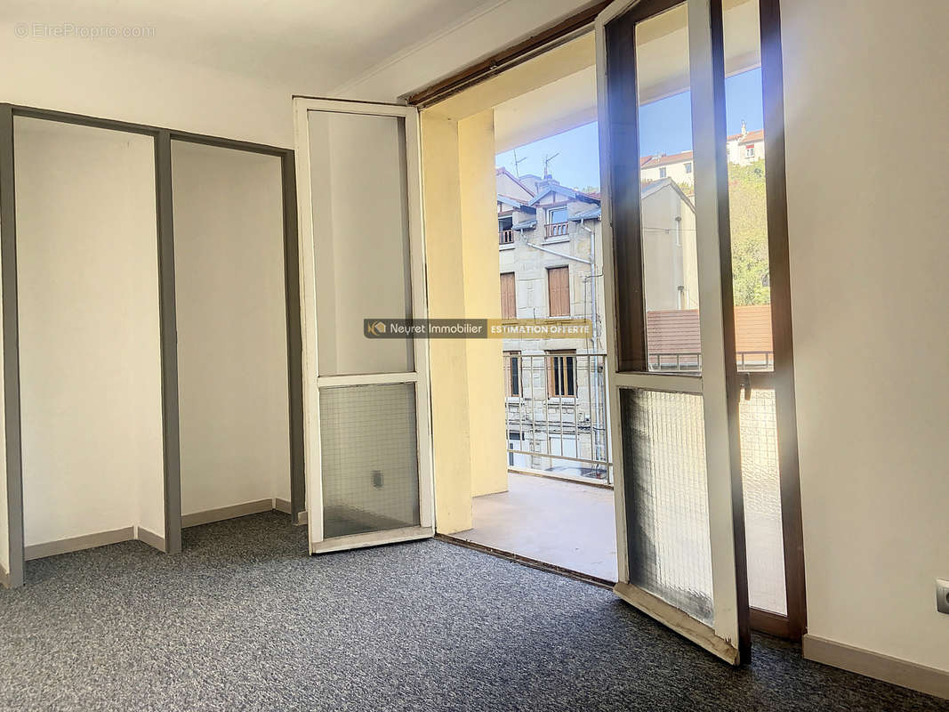 Appartement à SAINT-ETIENNE