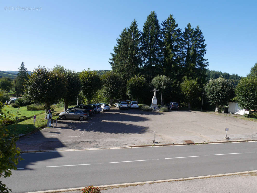 Commerce à MONTSAUCHE-LES-SETTONS