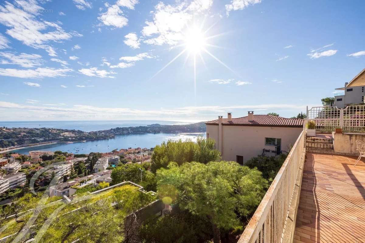 Appartement à VILLEFRANCHE-SUR-MER