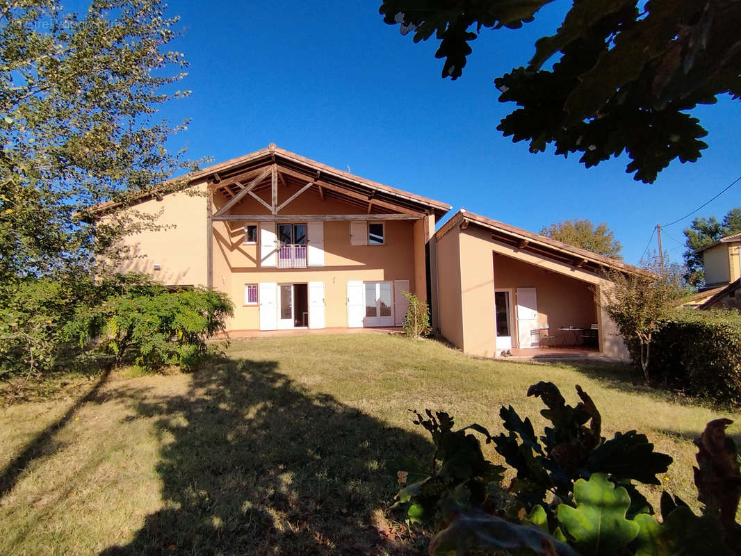 Maison à SAINT-SULPICE-SUR-LEZE