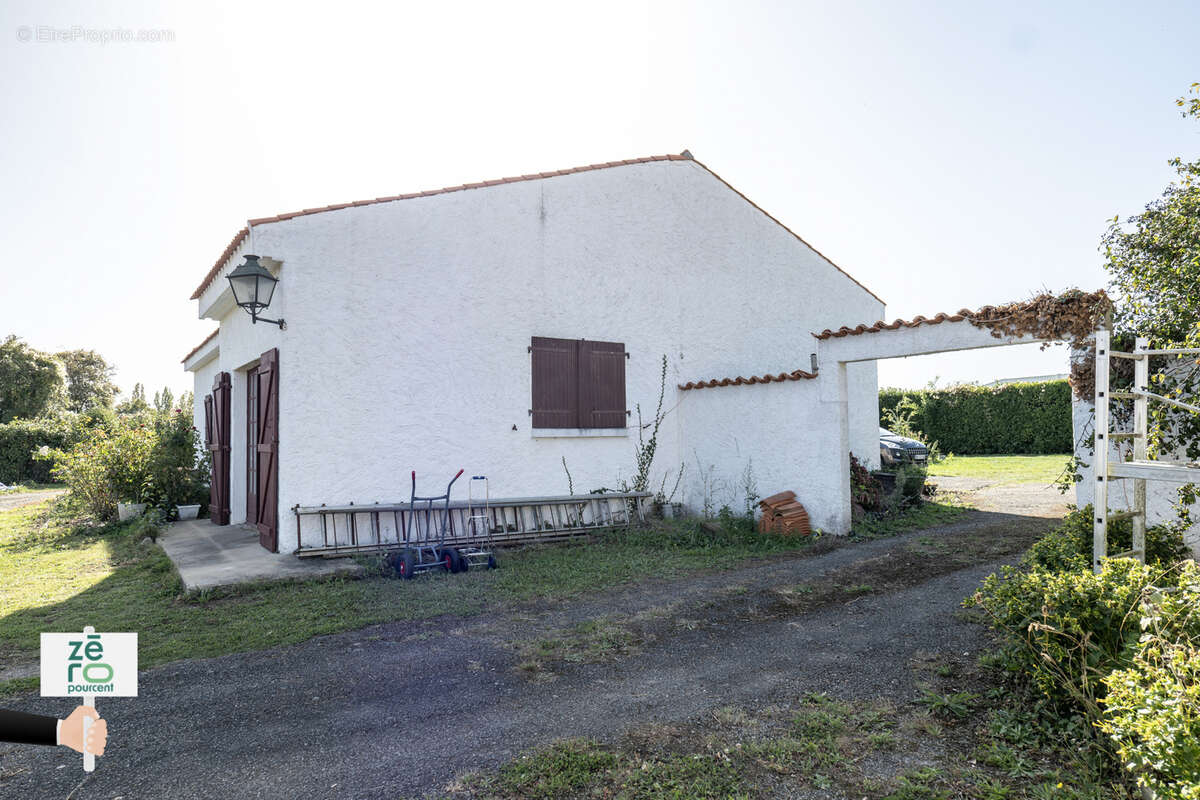 Maison à LES MAGNILS-REIGNIERS