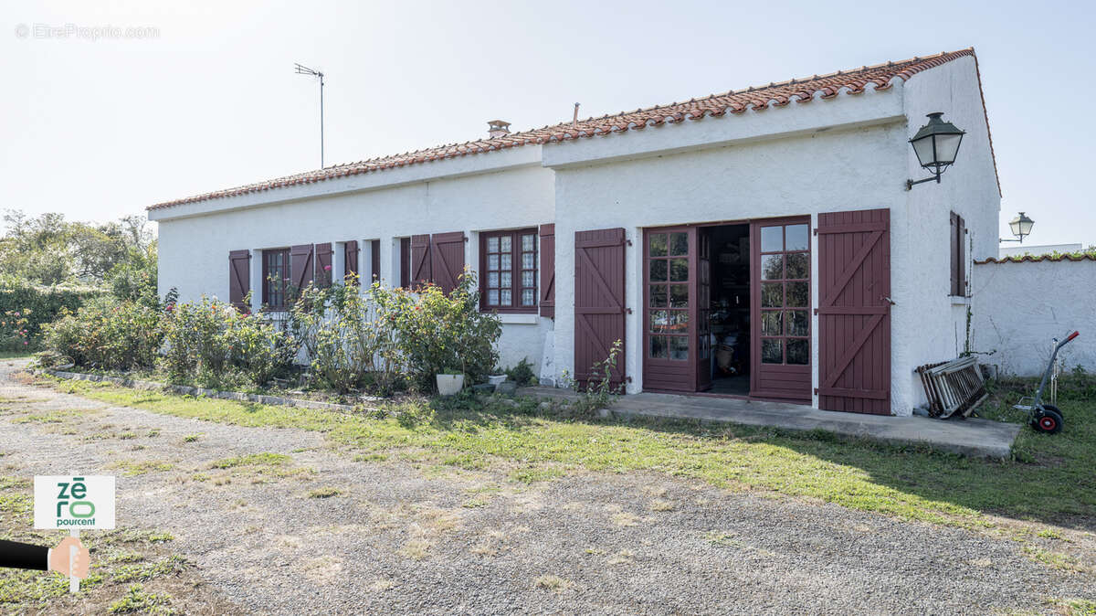 Maison à LES MAGNILS-REIGNIERS