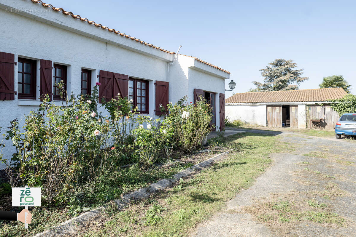 Maison à LES MAGNILS-REIGNIERS