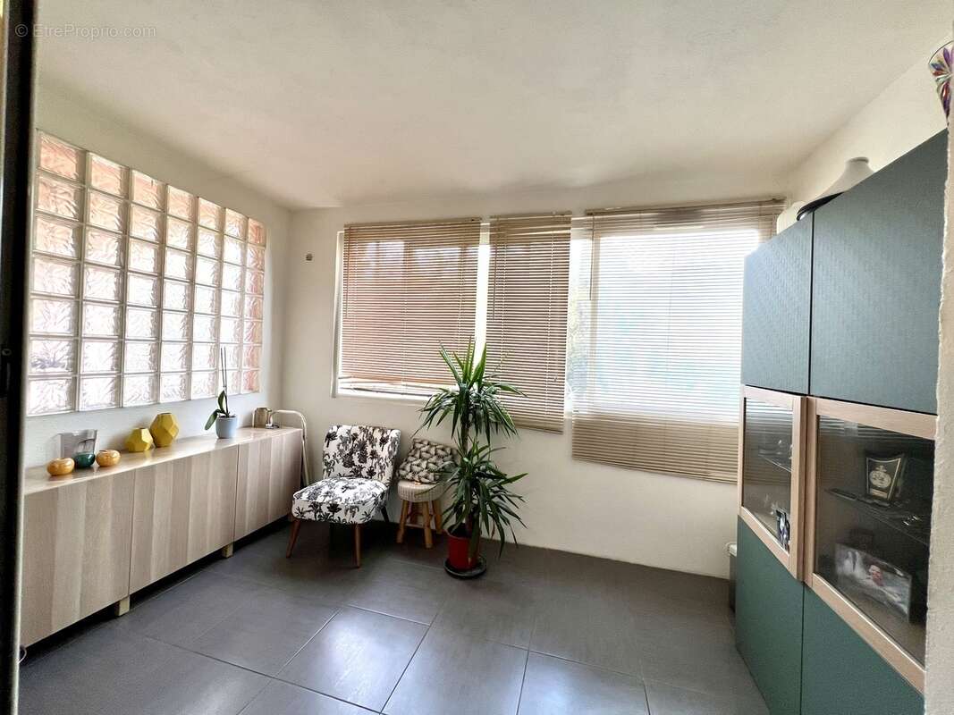 Appartement à CUERS