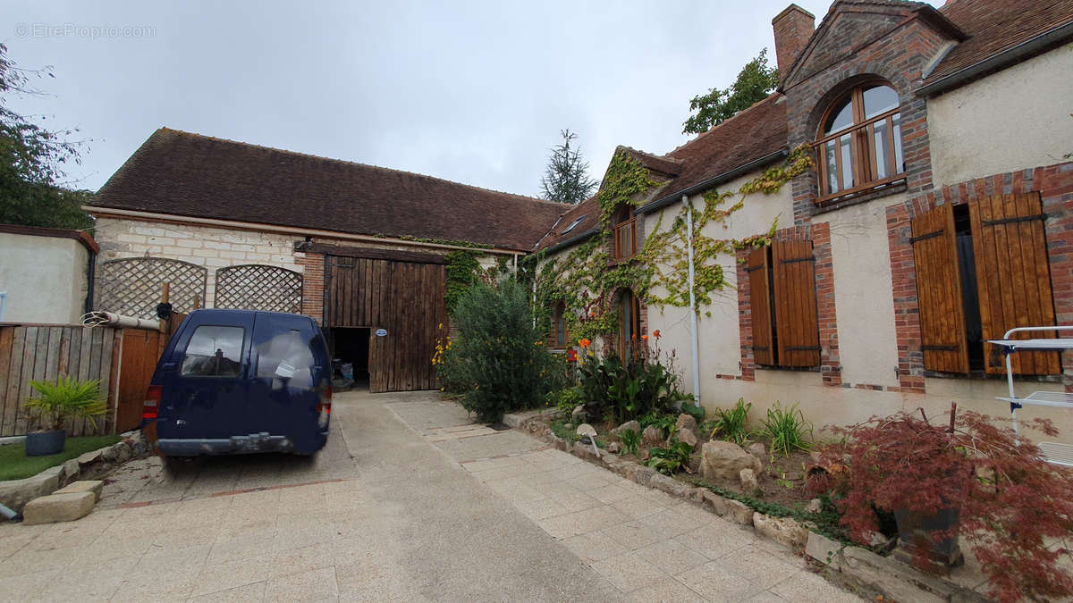 Maison à SAINT-MAURICE-AUX-RICHES-HOMMES