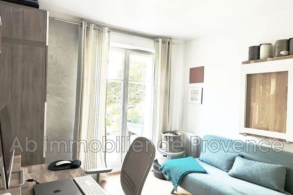 Appartement à MONTROUGE