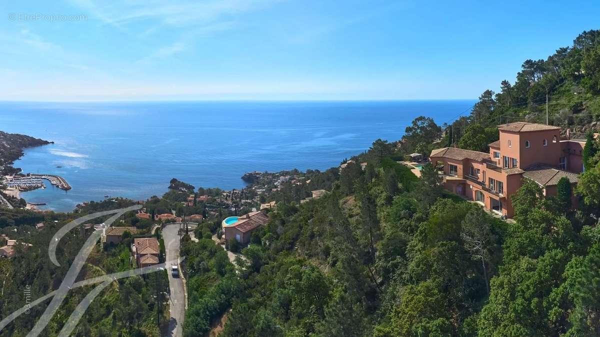 Maison à THEOULE-SUR-MER