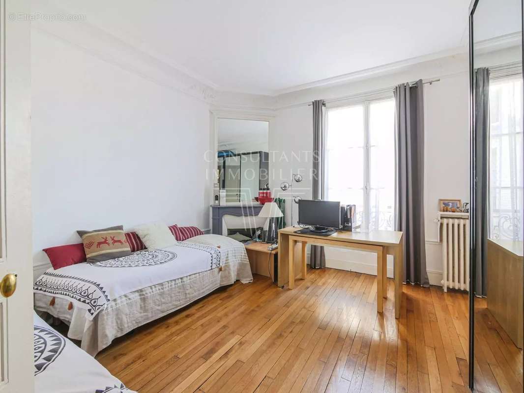 Appartement à PARIS-17E