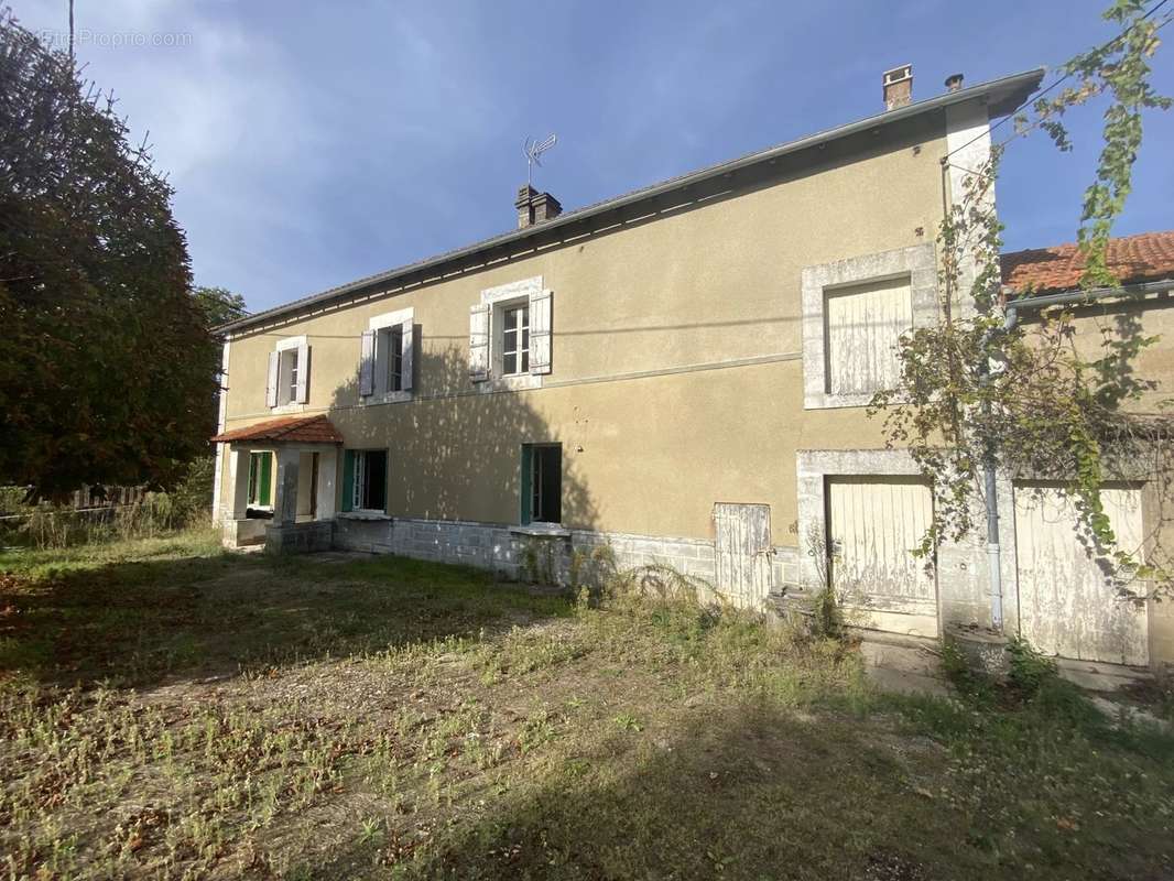 Maison à CHAMPAGNE-MOUTON