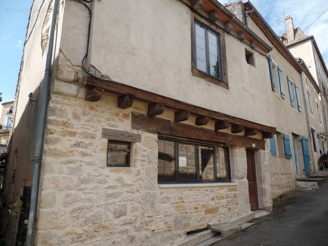 Maison à PUY-L&#039;EVEQUE