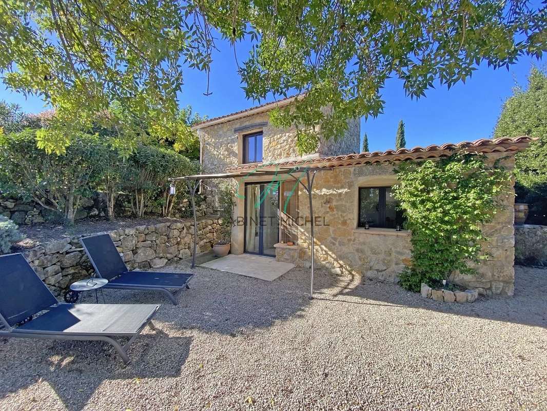 Maison à CHATEAUNEUF-GRASSE