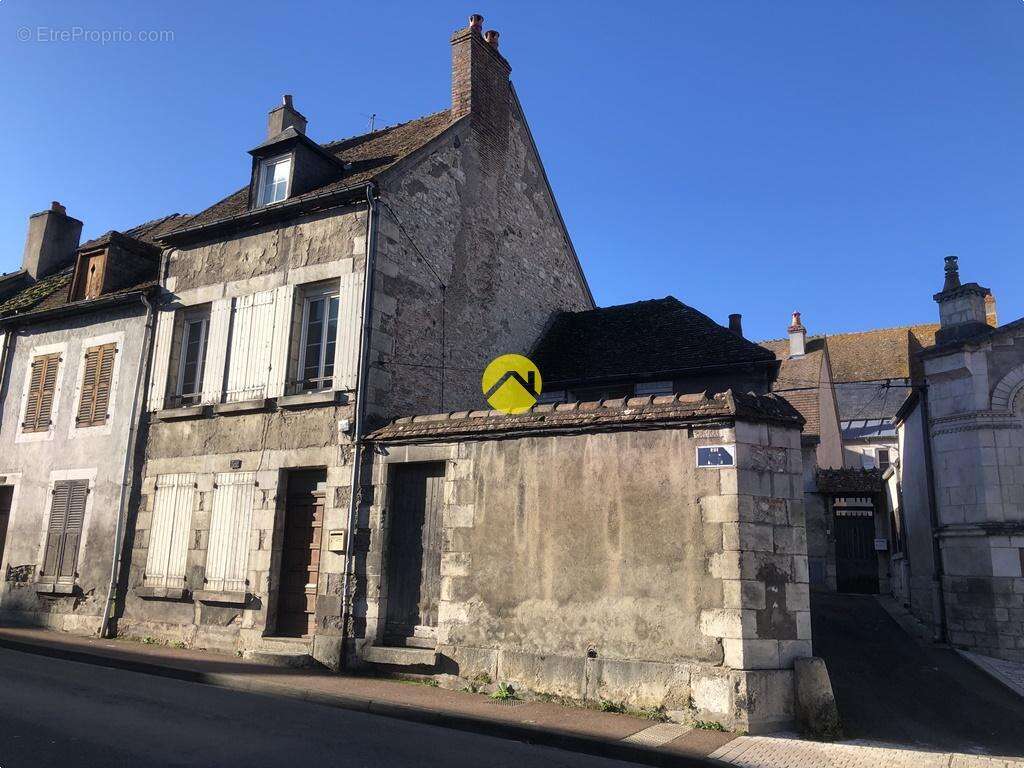 Maison à COSNE-COURS-SUR-LOIRE