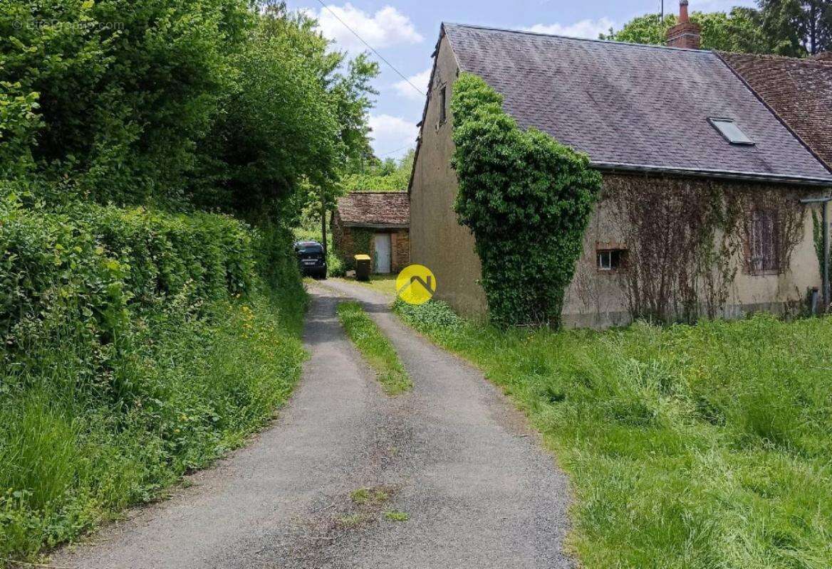 Maison à CHENIERS