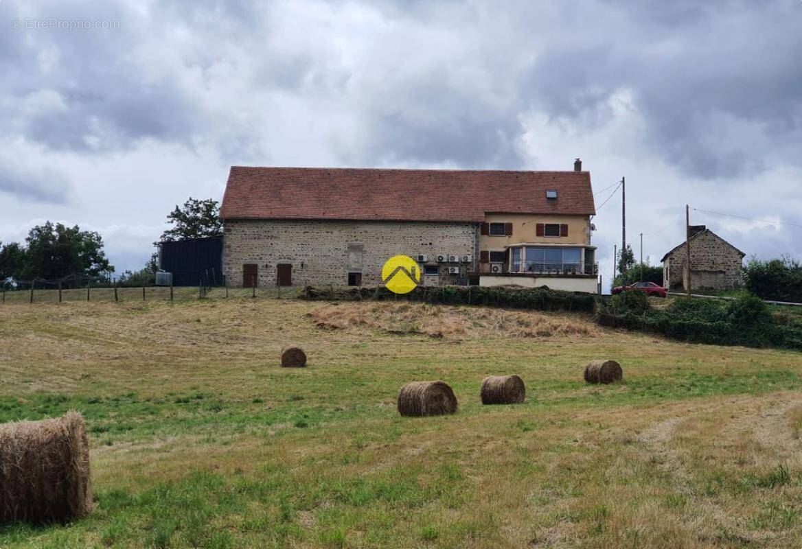 Maison à AUZANCES