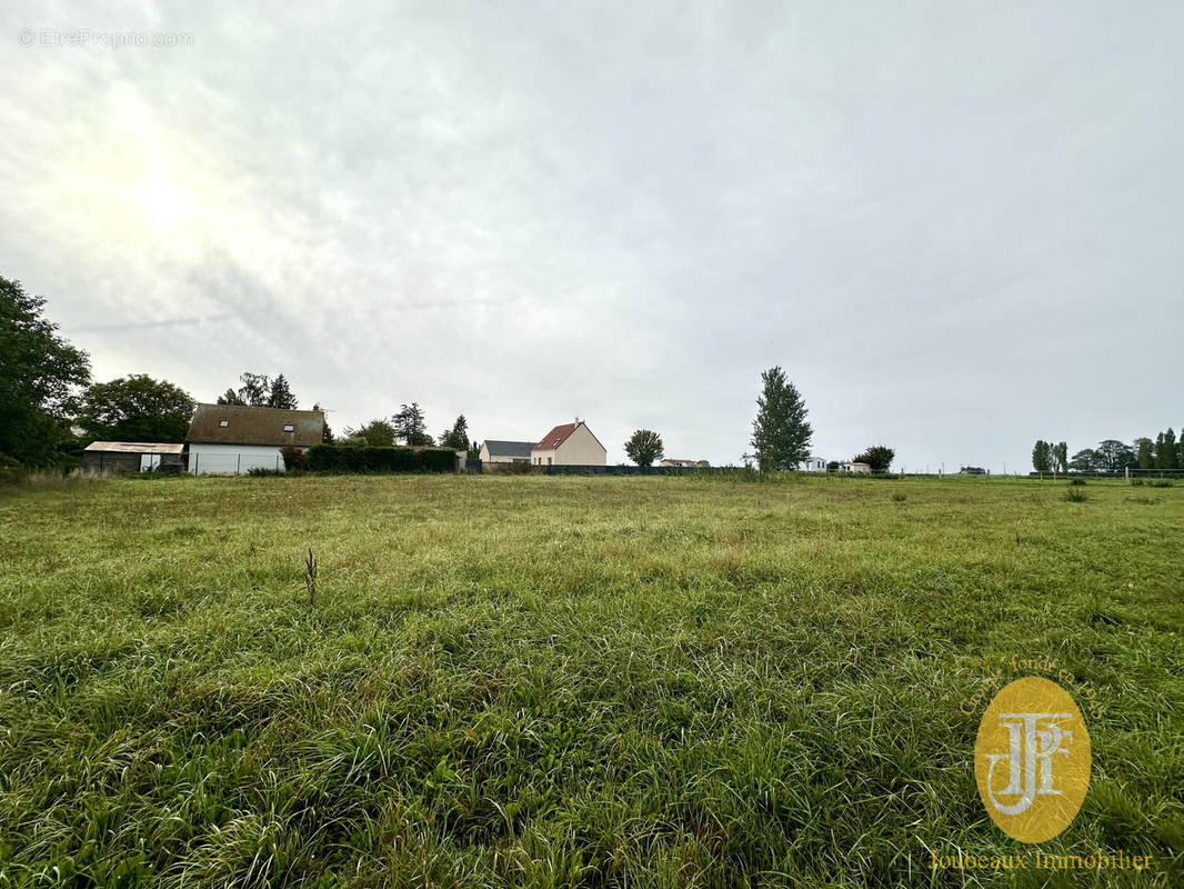 Terrain à PACY-SUR-EURE