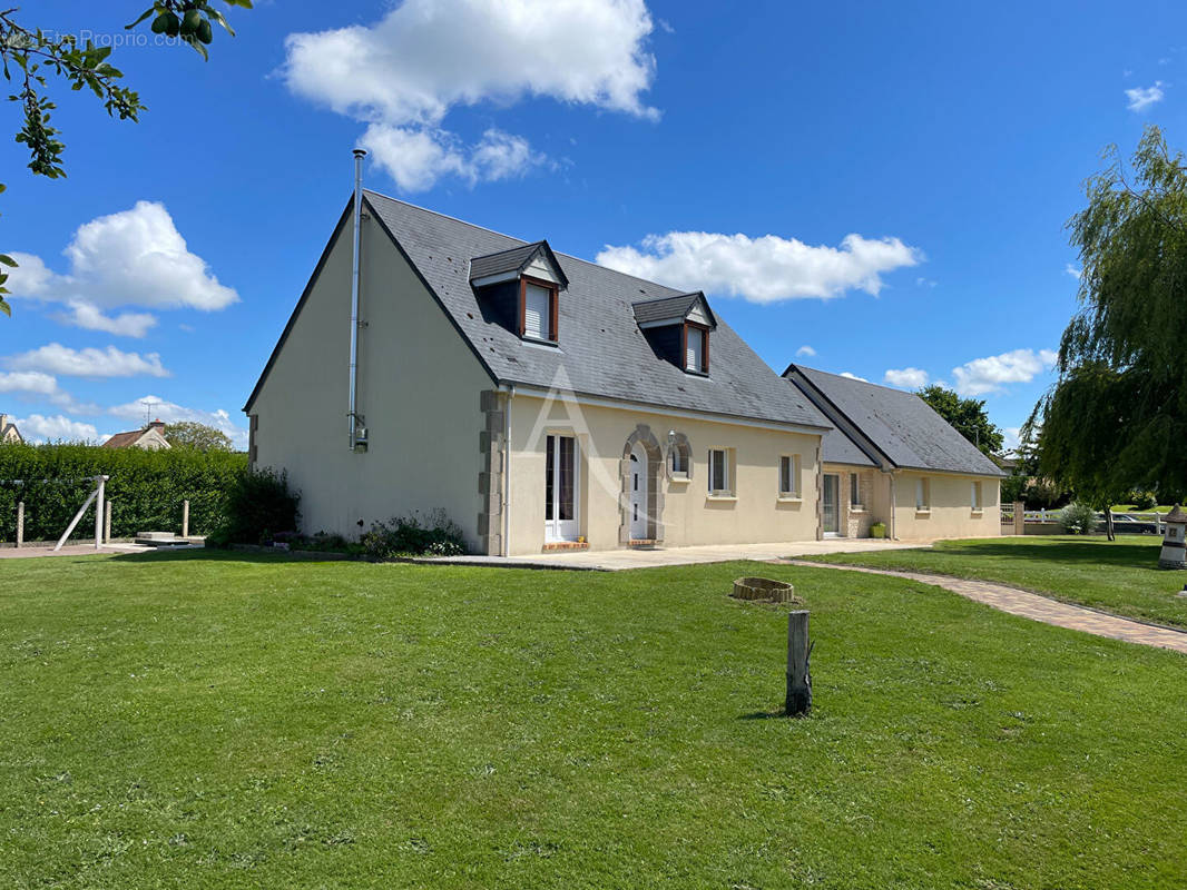 Maison à NOYERS-BOCAGE