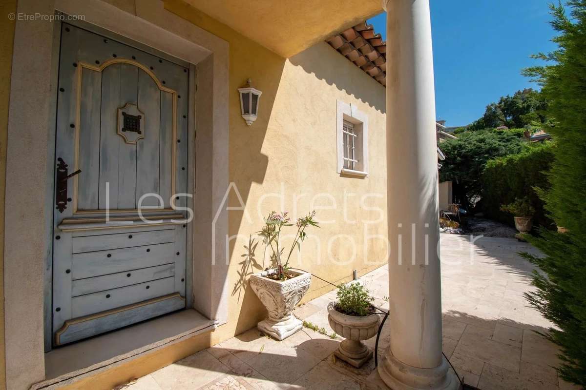 Maison à LES ADRETS-DE-L&#039;ESTEREL