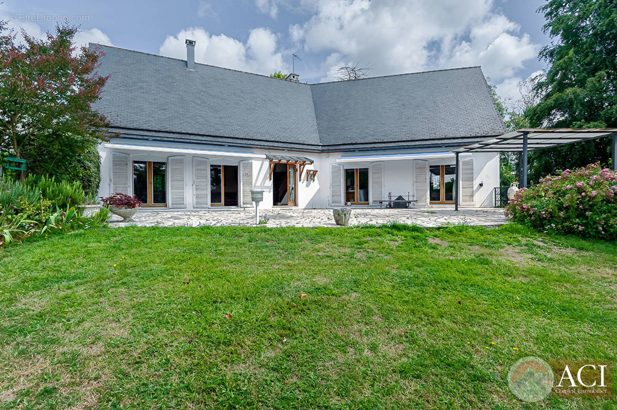 Maison à SAINTE-GENEVIEVE