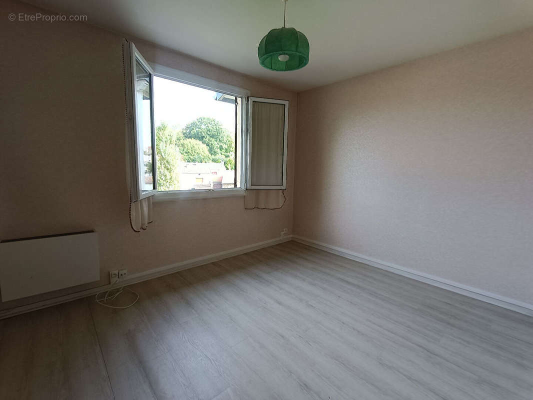 Appartement à CHALUS