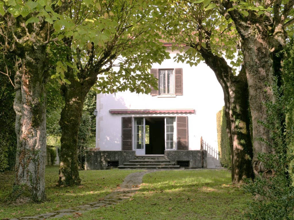 Maison à AMBERIEU-EN-BUGEY