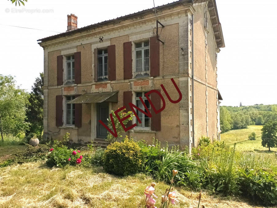 Maison à CHASSENEUIL-SUR-BONNIEURE