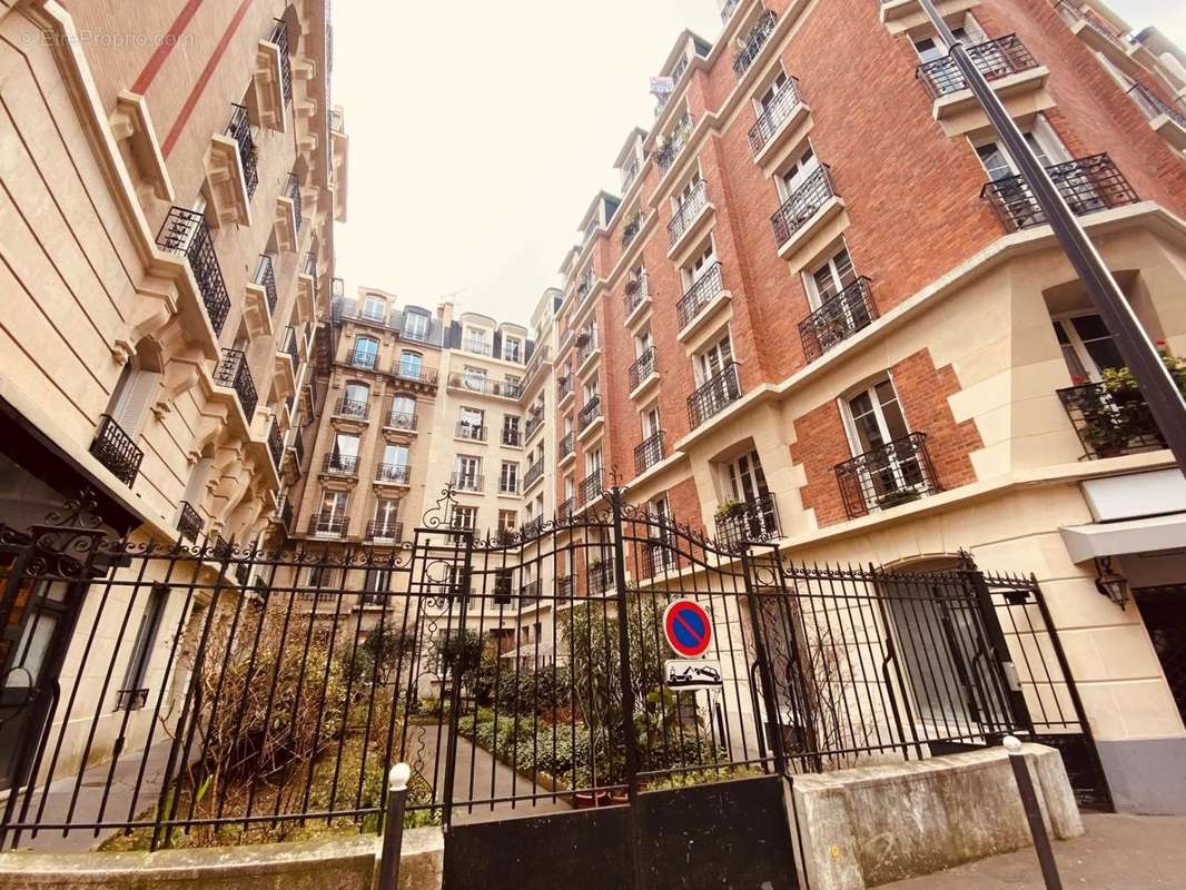 Appartement à PARIS-15E