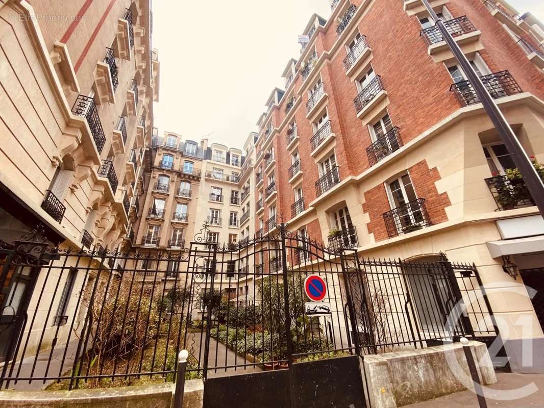 Appartement à PARIS-15E