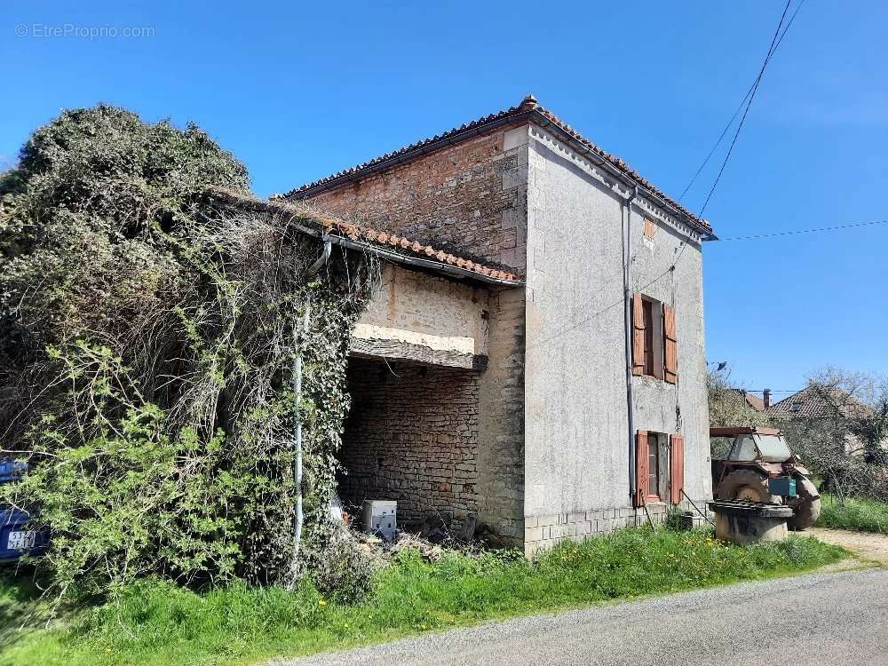 Appartement à CELLEFROUIN