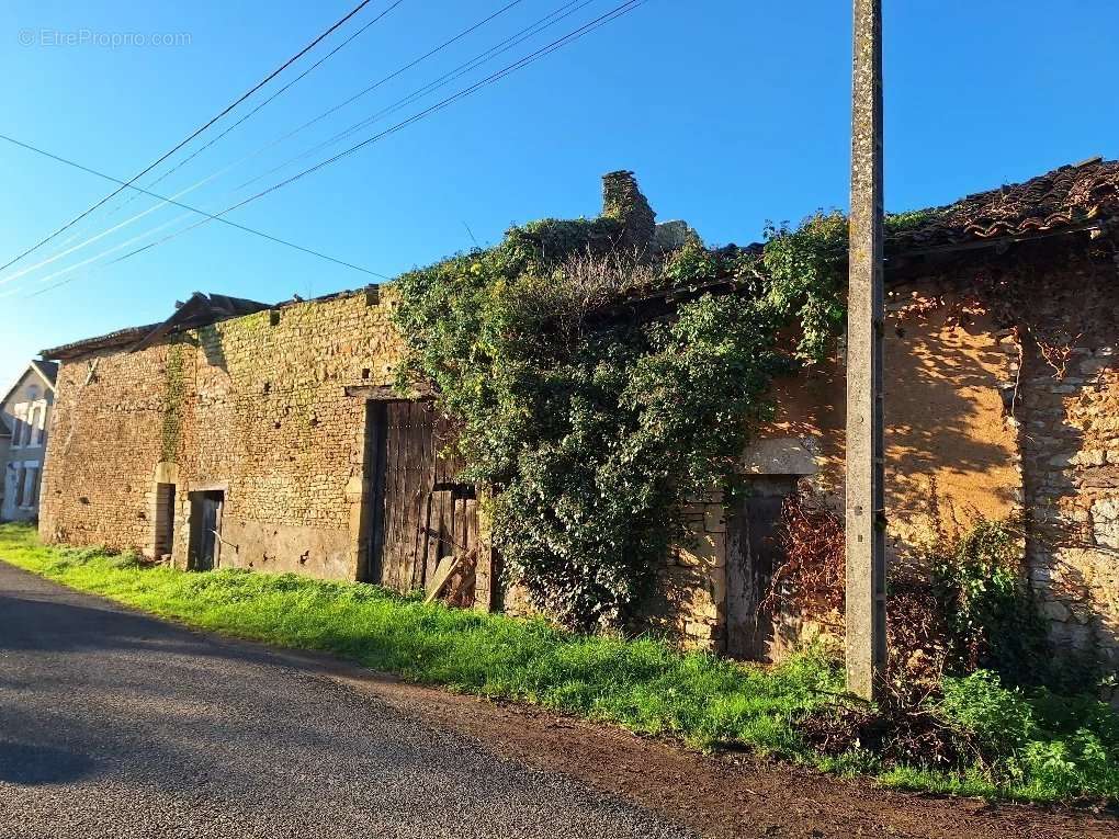 Appartement à CELLEFROUIN