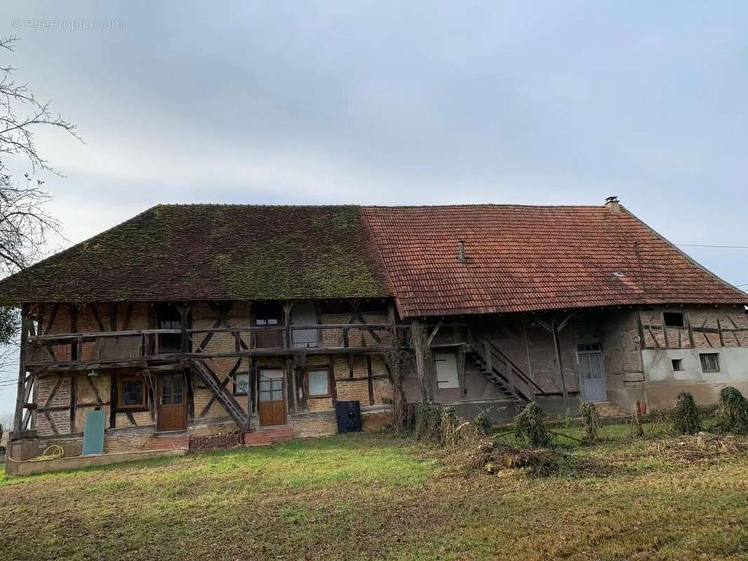 Maison à MONTPONT-EN-BRESSE