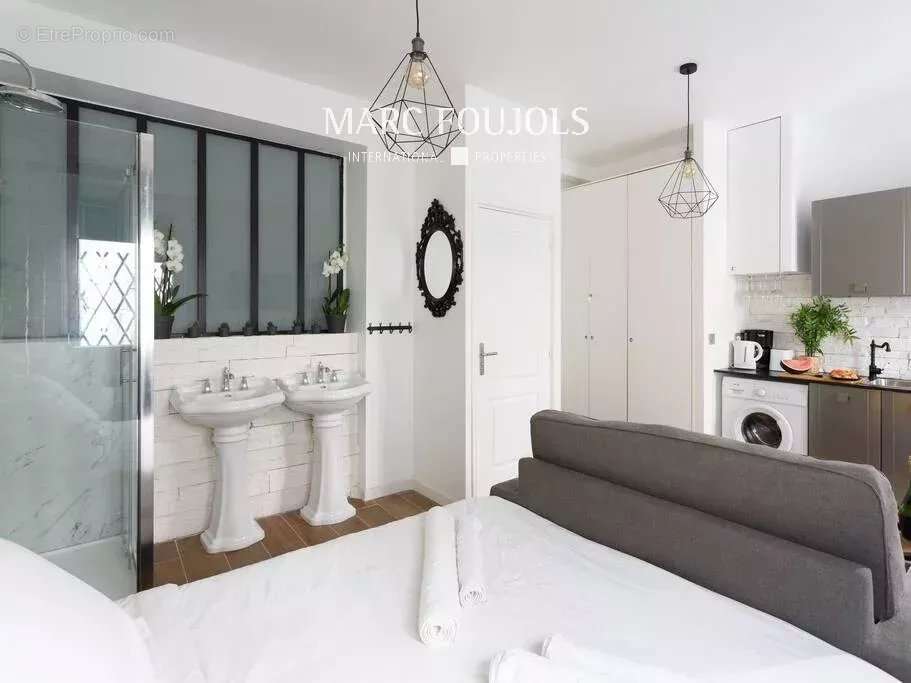 Appartement à PARIS-7E