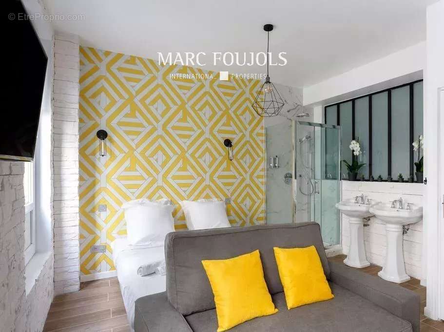 Appartement à PARIS-7E