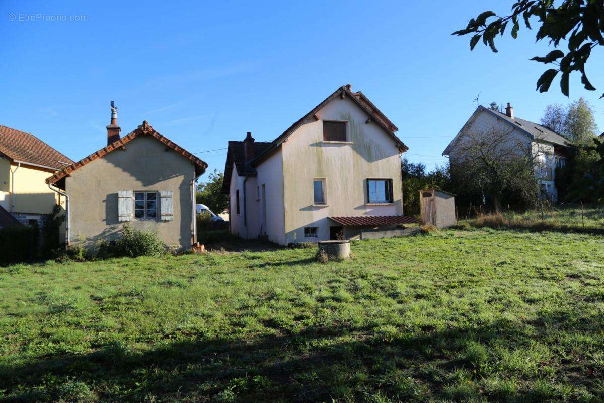 Maison à ETANG-SUR-ARROUX