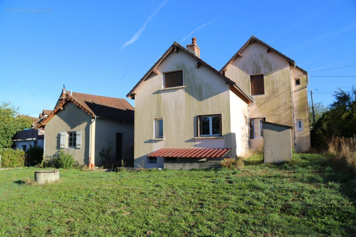 Maison à ETANG-SUR-ARROUX