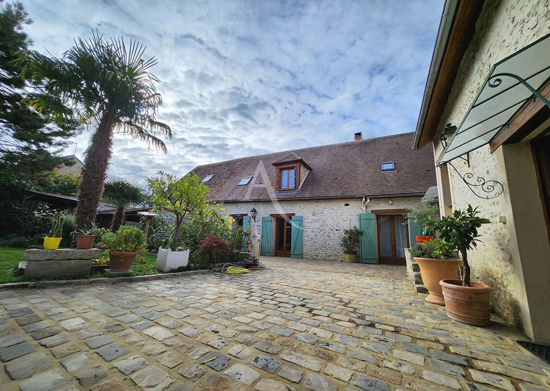 Maison à DOURDAN