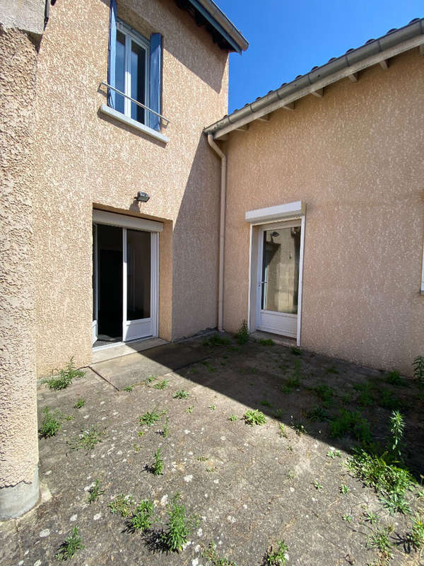 Appartement à SAINT-ROMAIN-LE-PUY