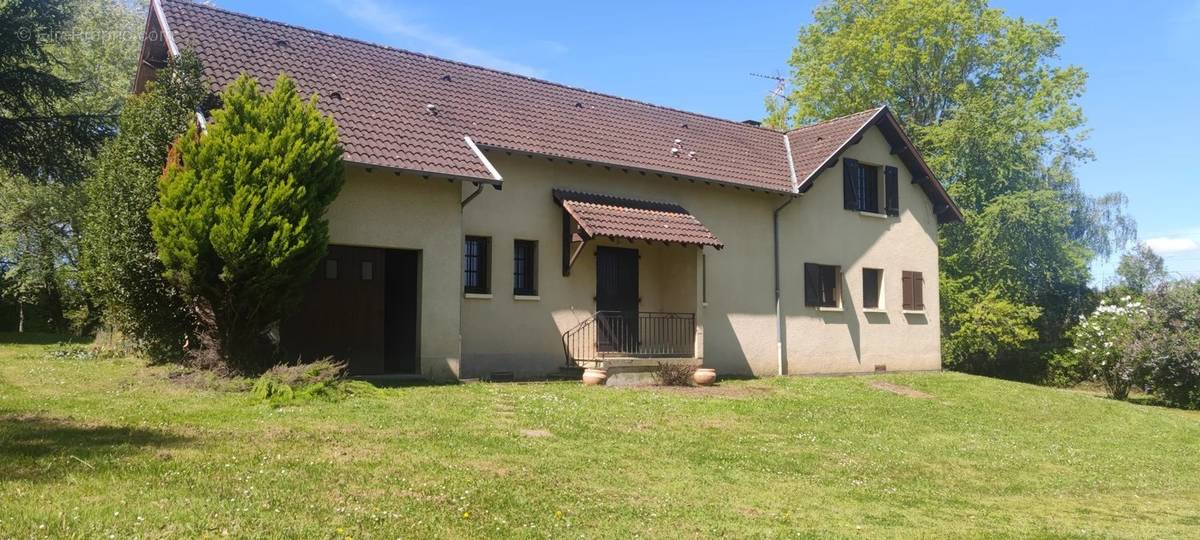 Maison à SAINT-JUNIEN