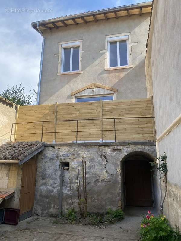 Maison à MONTMERLE-SUR-SAONE