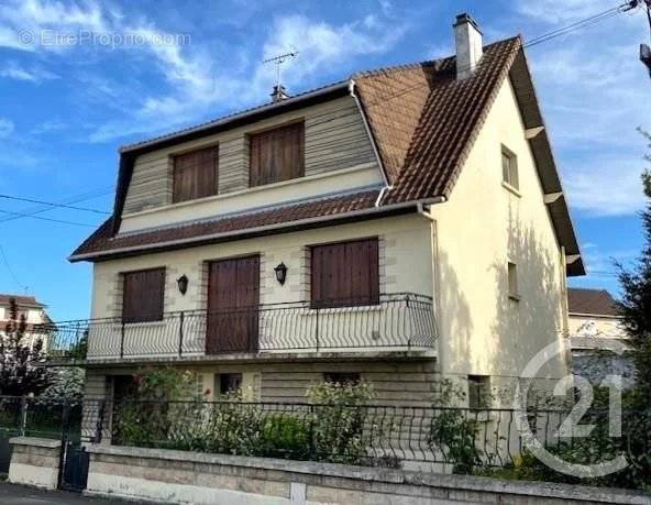 Maison à CHAMPIGNY-SUR-MARNE