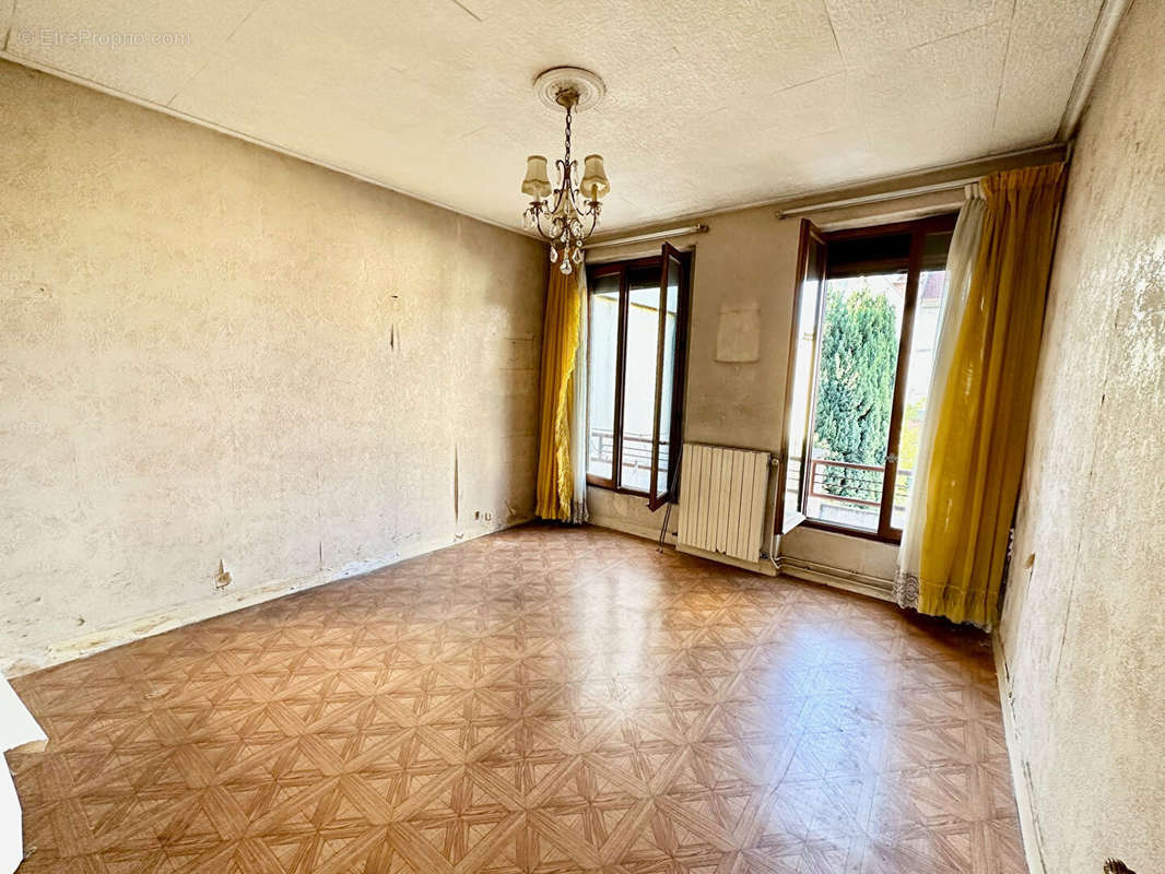 Appartement à VILLEJUIF