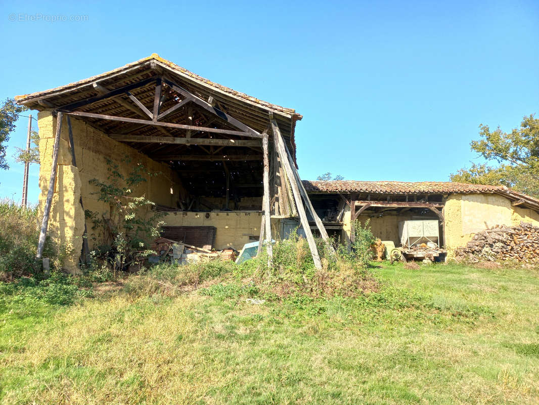 Terrain à TRIE-SUR-BAISE