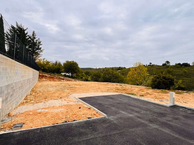 Terrain à COMBAILLAUX