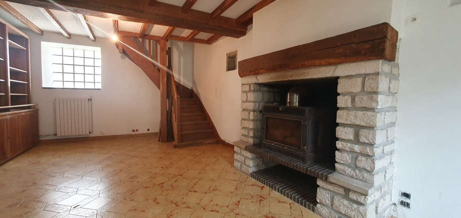 Maison à LOCHES-SUR-OURCE