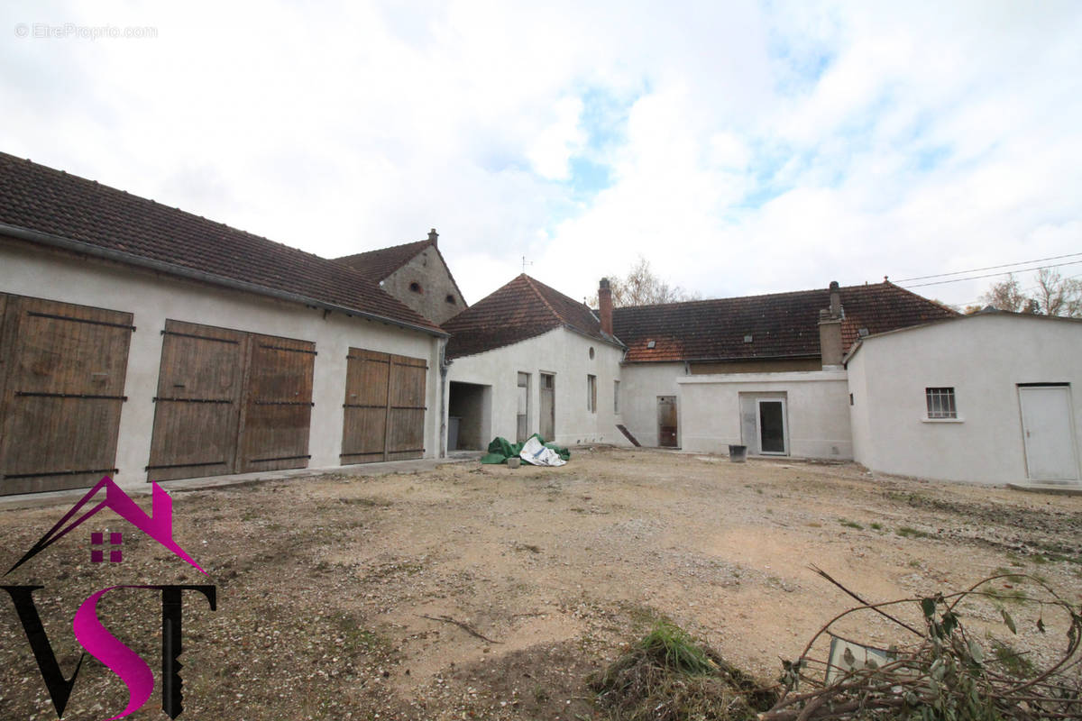 Appartement à AUXONNE