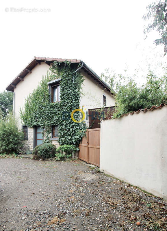 Maison à MARSAC-EN-LIVRADOIS