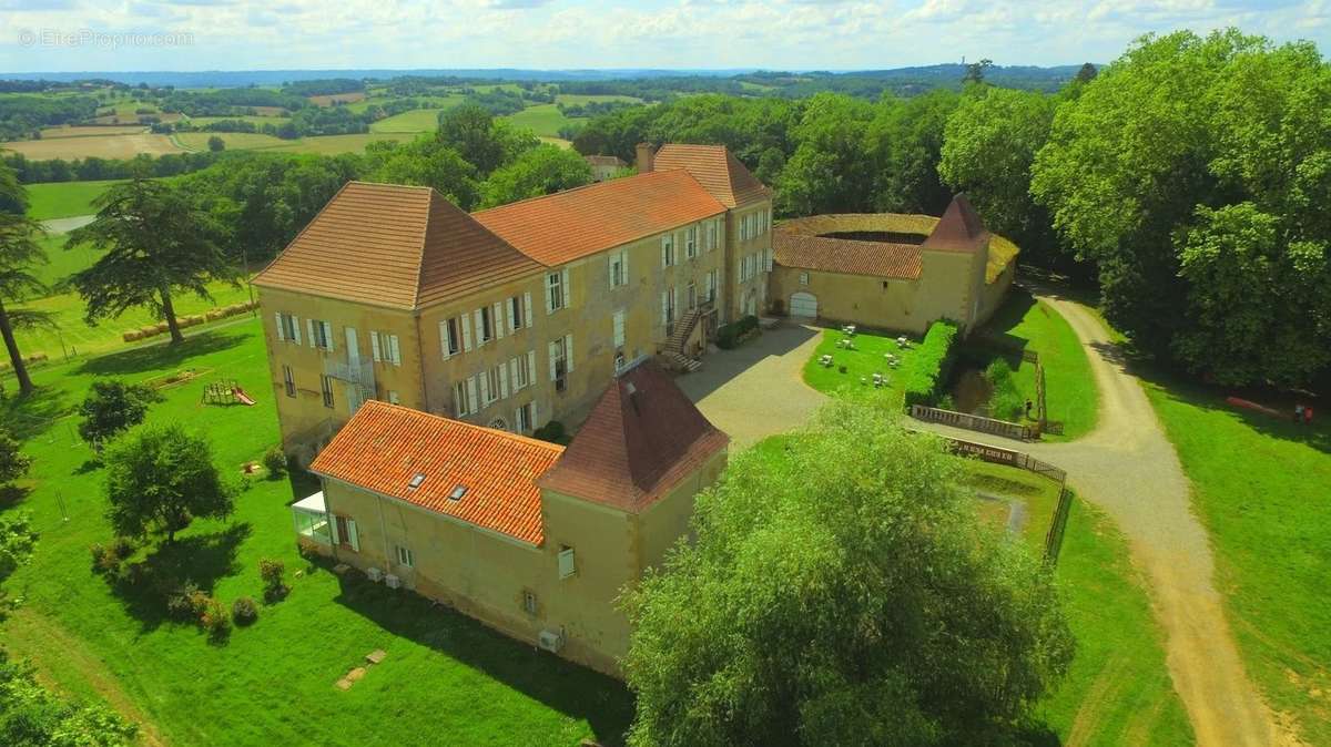 Maison à COULOUME-MONDEBAT