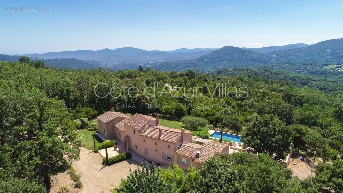 Maison à LA GARDE-FREINET