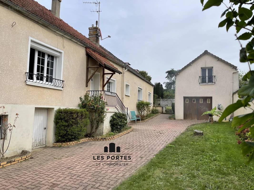 Maison à VERT-LE-GRAND